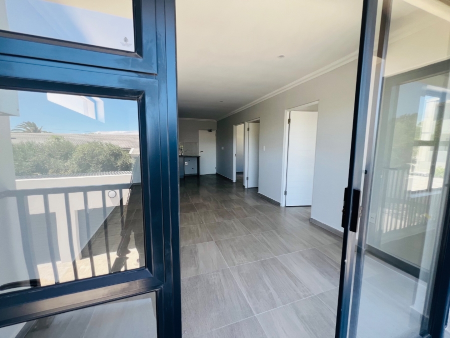 1 Bedroom Property for Sale in Table View Western Cape